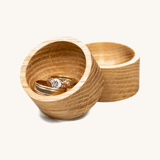 Handmade solid oak round ring box with rings